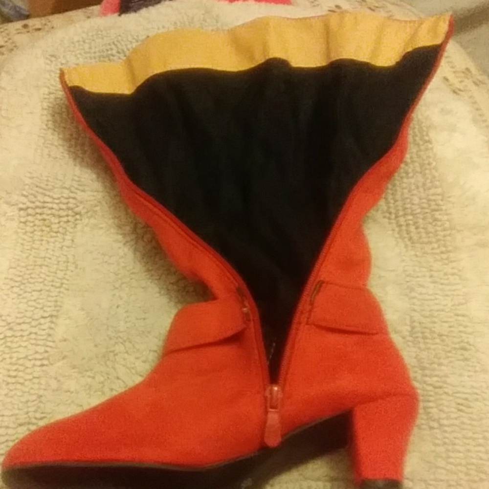 Boots - Picture 4 of 6